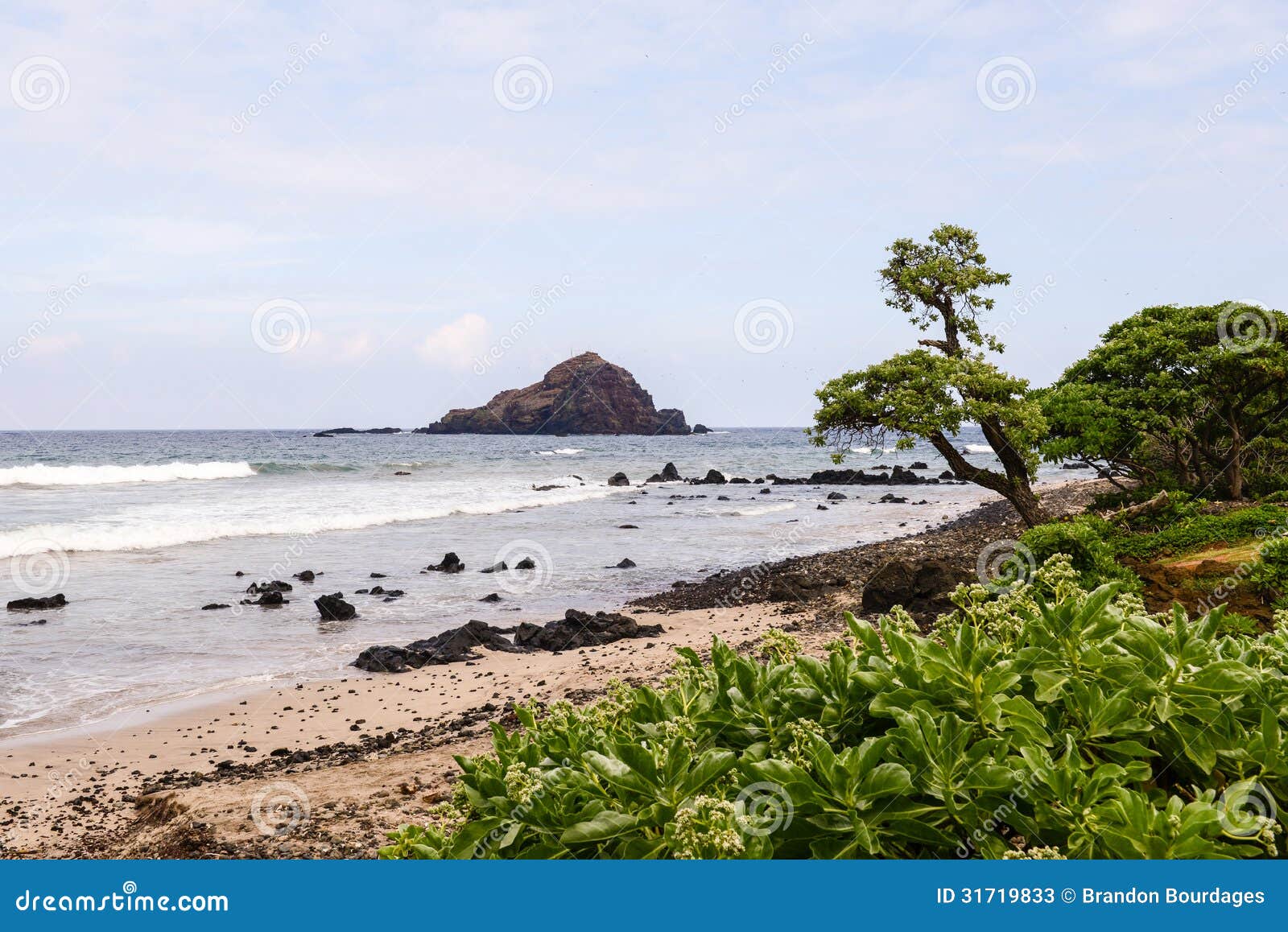 Koki Beach En El Camino a Hana Imagen de archivo - Imagen de cielo ...