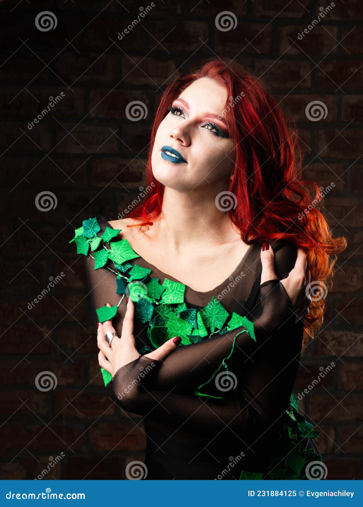 Poison Ivy Comics Character Cosplay. Halloween Costume Stock Image - Image  of costume, body: 231884125