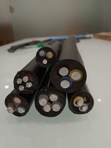 Black Three And Four Core Thermal Resistance Pvc Insulated Submersible Round Aluminium Cables Conductor Material: Aluminum