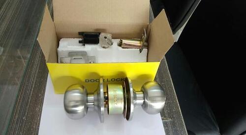 Chrome Finish Stainless Steel Knob / Cylinder Door Lock