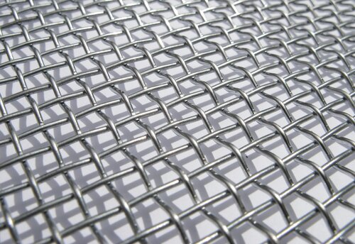 Crimped Wire Mesh - SS304 Stainless Steel, 3 MM Thickness, 0-10 Mesh Size | Polished Finish, Heavy-Duty, Corrosion Resistant