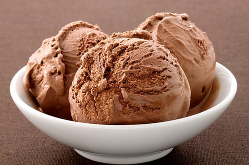 Delicious And Mouth Melting Sweet Taste Chocolate Ice Cream Made With Natural Ingredients Fat Content (%): 5 Percentage ( % )