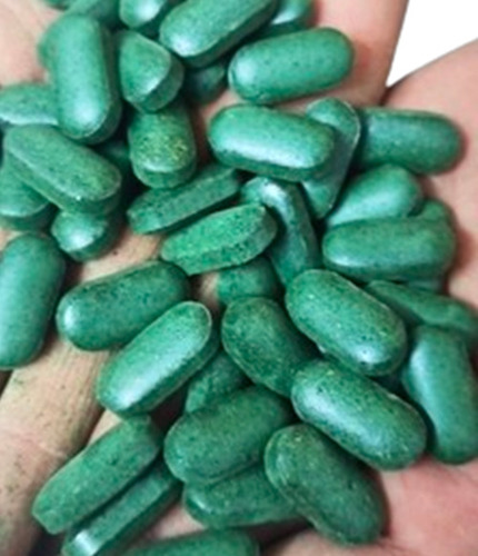 Green Color Spirulina Herbal Tablet For Medicane Grade