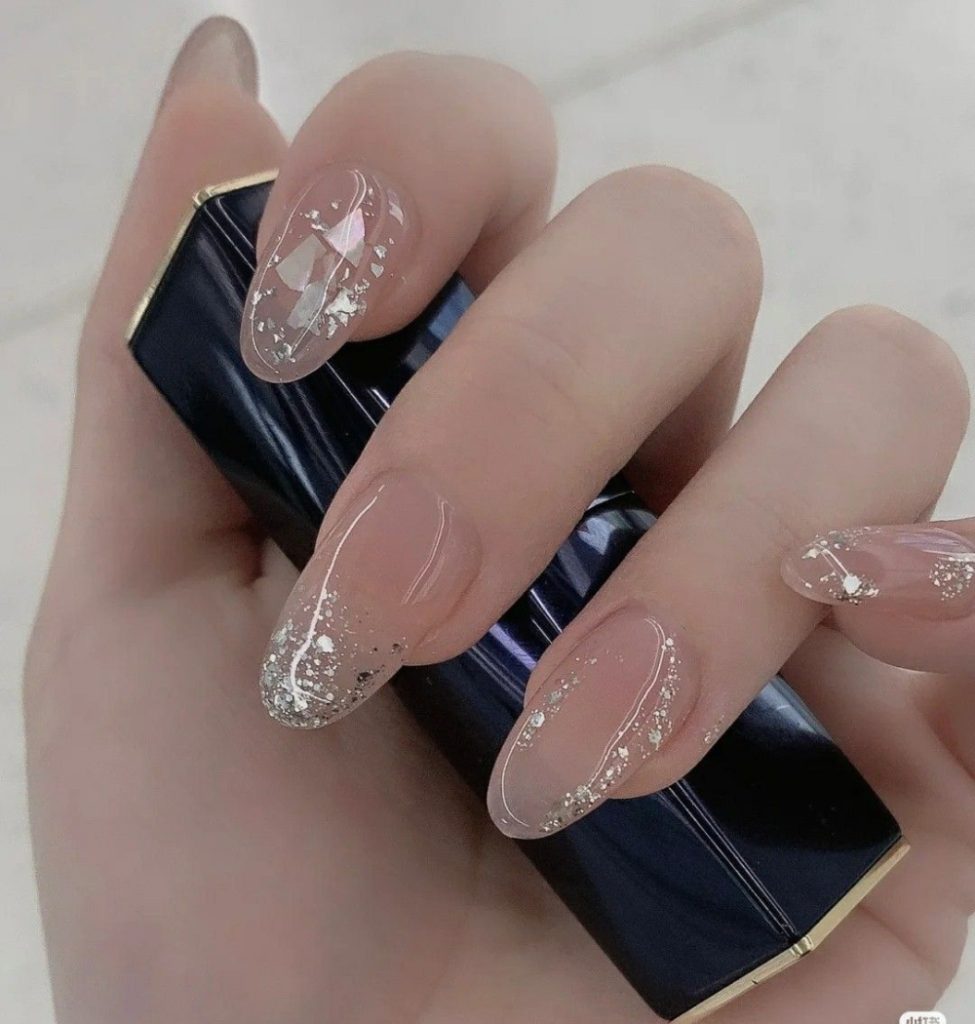 Bộ nail màu nude kim tuyến 