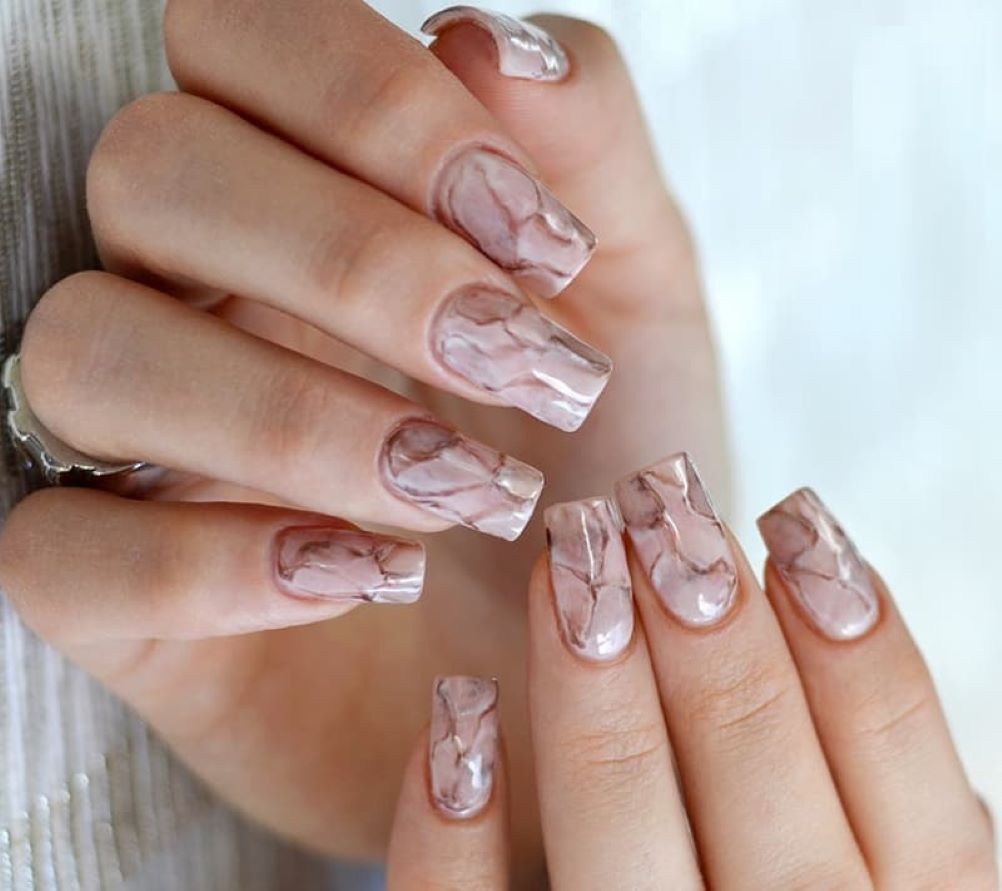 Bộ nail màu nude nâu vân đá 