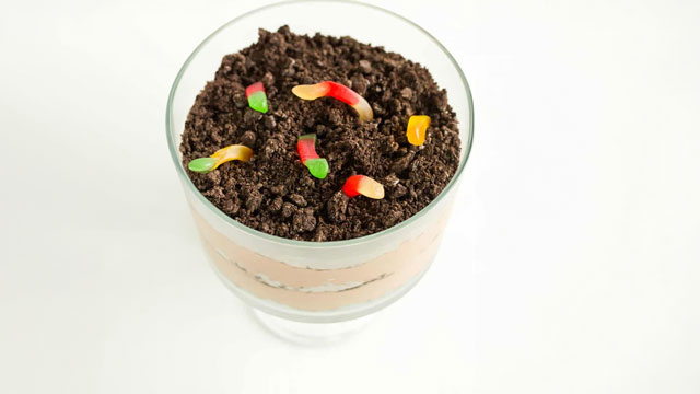 picture of dirt dessert, a unique birthday dessert idea