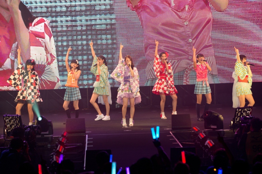 [Idol-street-photo] A lot of One-Night Limited Collaboration Units ...