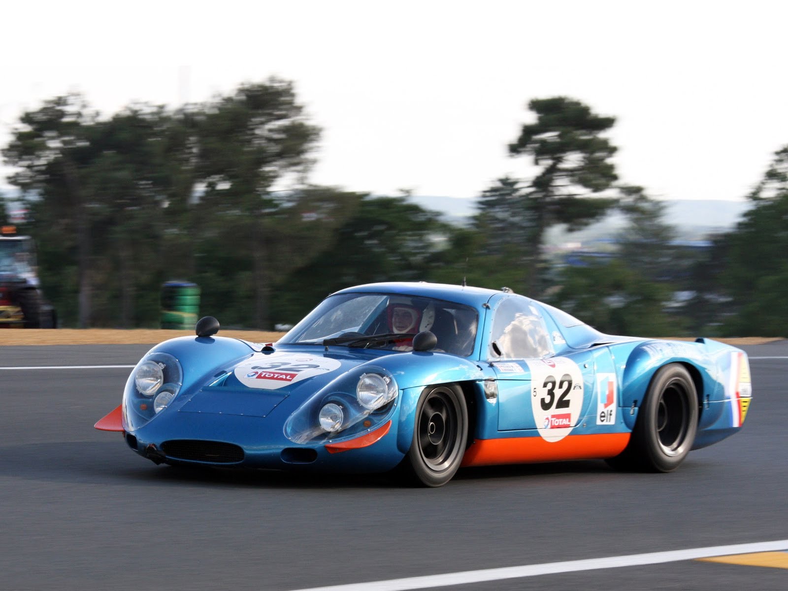 Alpine A220