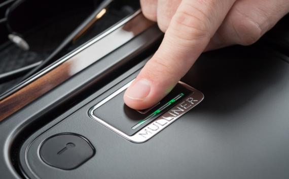 SUV Bentley Bentayga got the fingerprint scanner