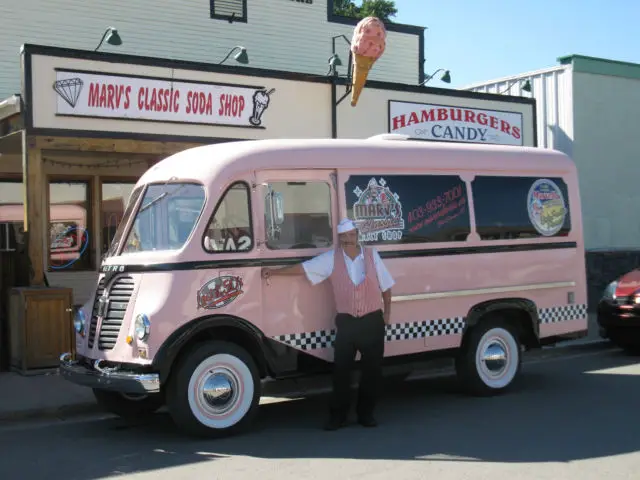 1961 International Harvester Metro 3//4 ton