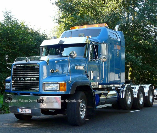 TopWorldAuto >> Photos of Mack CL700 - photo galleries