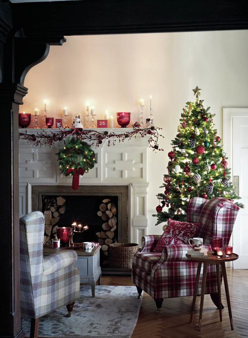 8 Christmas Mantel Ideas - Town & Country Living