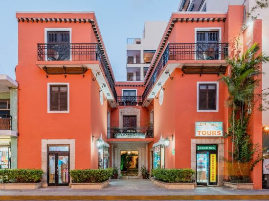 Frontal view of Casa del Balam Hotel in Mérida.