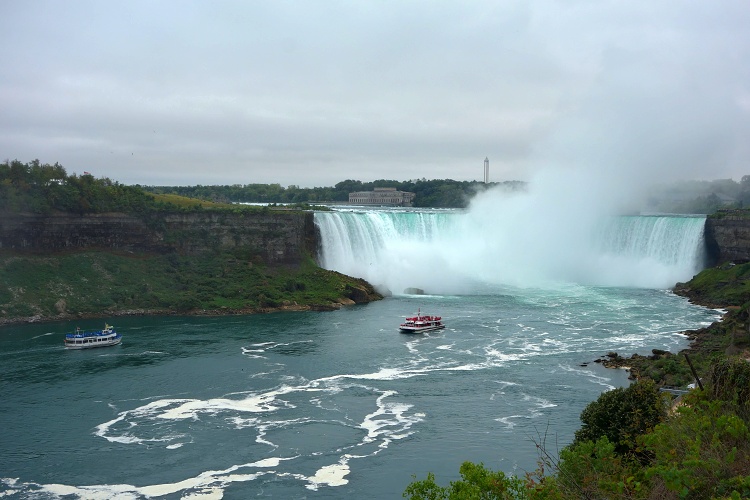 Maid Of The Mist are the boats that will get you very close to Horseshoe Falls