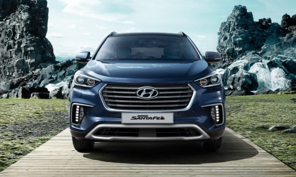 2017 Hyundai Grand Santa Fe Front