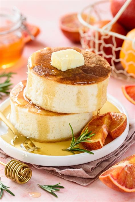 Fluffy Japanese soufflé pancakes (Easy recipe) - Nooh Eats