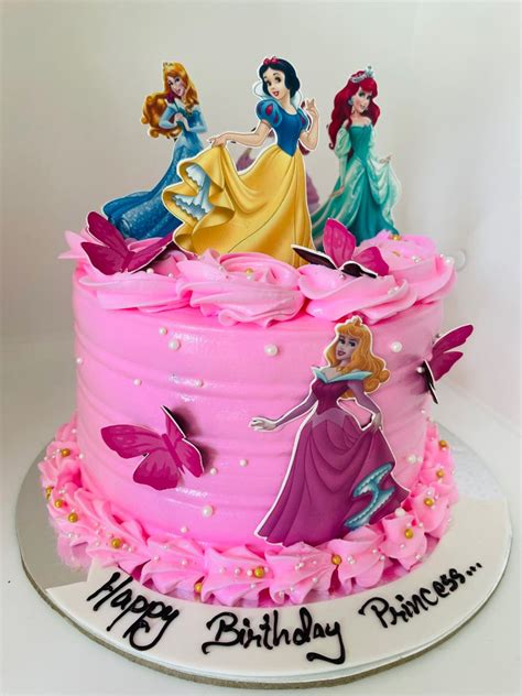 Disney princess cake in 2024 | Pretty birthday cakes, Disney princess ...