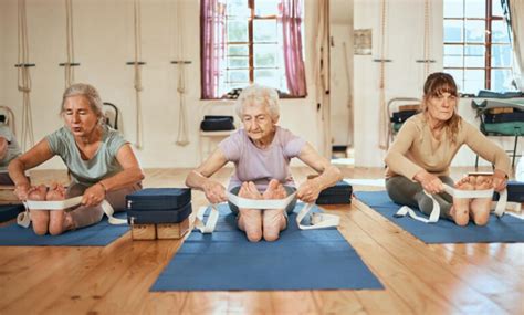 10 Exercise Band Exercises For Seniors: A Comprehensive Guide To ...