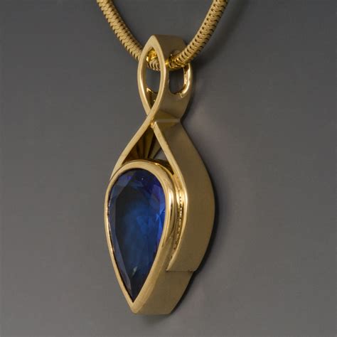 18KY Pendant w/Pear Shape Tanzanite, 2.65 Carats