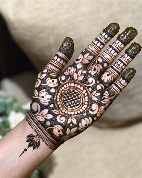 beautiful-floral-mehndi-design-for-festive-season-on-your-palm - K4 Fashion