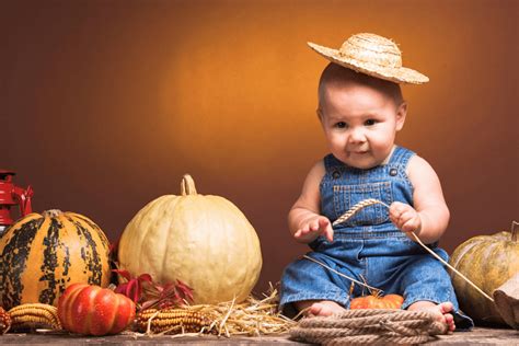 30 Cute Thanksgiving Photoshoot Ideas for Babies - Mono Mono Twins