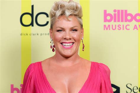 BBMAs 2021: P!nk hilariously accepts Jon Bon Jovi’s “apology”