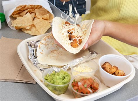 9 Fast-Food Restaurants That Serve the Best Tacos