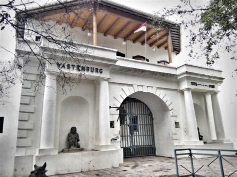 Wisata Sejarah di Benteng Vastenburg - JOGJA EMPAT RODA