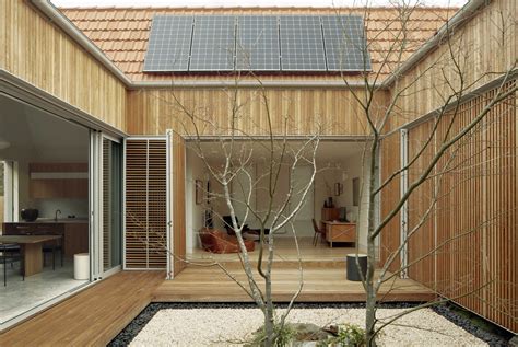 Courtyard House / Ha Architecture | ArchDaily