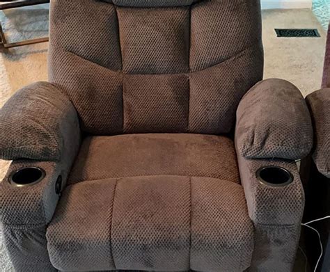 Recliners with Cup Holders (February/2025) - Recliner Magazine