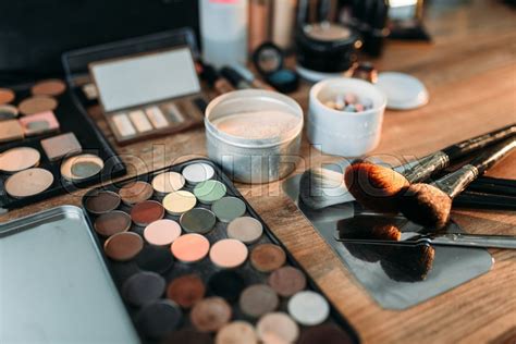 THE BEST MAKEUP TOOLS YOU CAN USE AND KNOW THEM