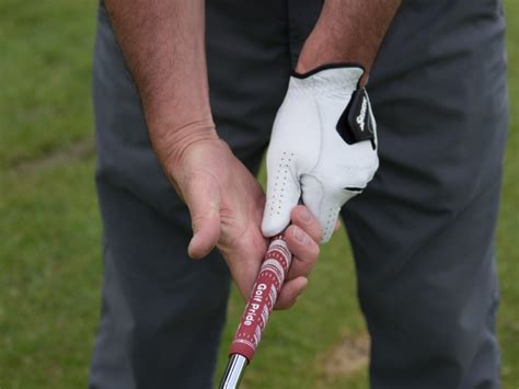 How To Regrip Golf Clubs Step By Step - Planet Golf Online