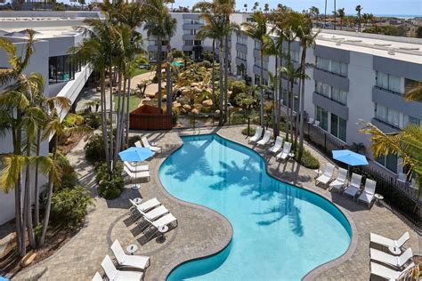 Ventura Hotel with Outdoor Patio | Ventura Beach Marriott