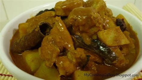 kitchen flavours: Pork Curry with Potatoes