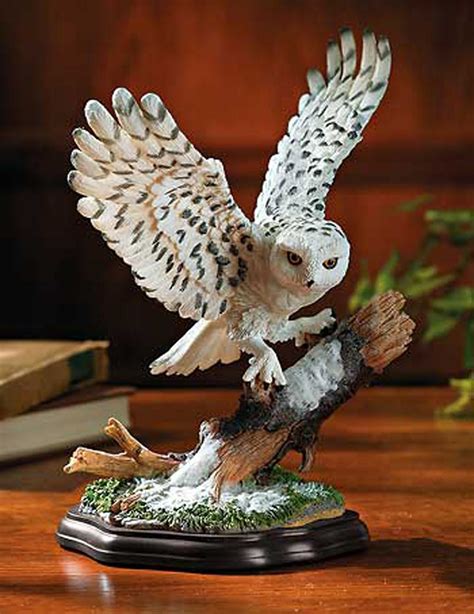 Snowy Owl Sculpture