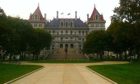 File:New York State Capitol Building.jpg - Wikimedia Commons