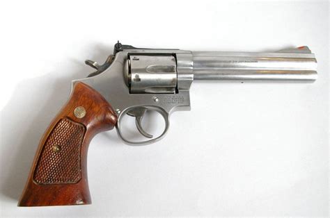 Smith & Wesson Model 686: Photos, History, Specification