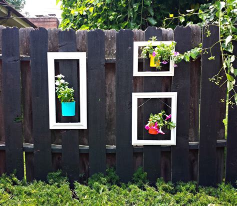 Garden Fence Decor Ideas To Bring Whimsy To The Dull Planks