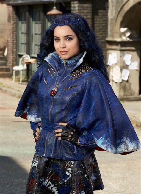 Descendants Evie Wallpaper - WallpaperSafari