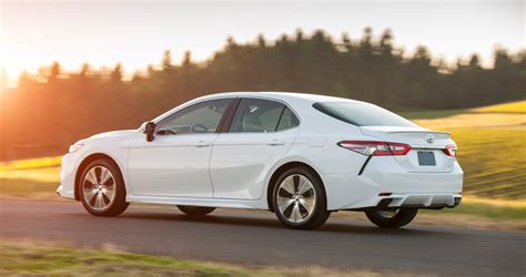 2018 Toyota Camry Hybrid review | CarAdvice