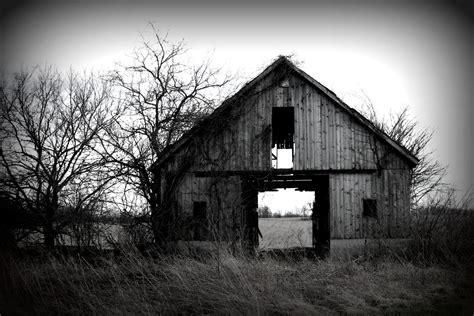 Old Abandoned Barn by laughlady99 on DeviantArt