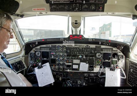 Beechcraft 1900D Cockpit Images, Photos | Mungfali