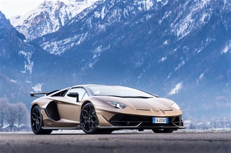 Lamborghini Aventador SVJ Roadster in Oro Elios. : r/carporn