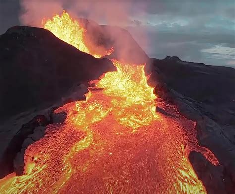 DJI FPV Drone Captures Crashes Into Iceland Volcano Eruption, This ...