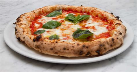 Pizza Margherita - Italian Concept