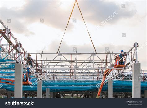 Steel Structure Roof Truss Frame Installation Stock Photo 1797224935 ...