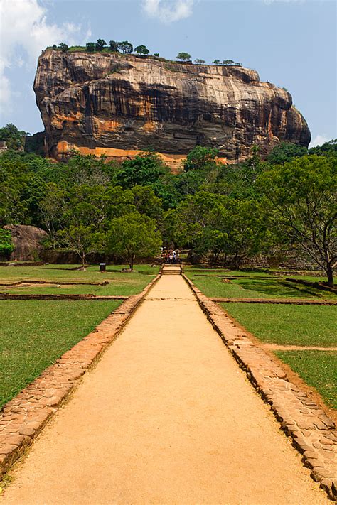 The Americans WILL come: Climbing Sigiriya Rock – The Eighth Wonder of ...