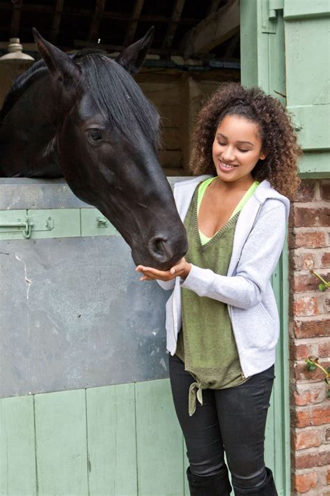 Jaylen Barron talks filming Free Rein and her human & equine co-stars ...