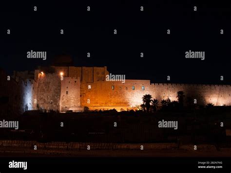 Jerusalem old city night view for tourism Stock Photo - Alamy