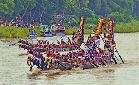 Boatmen with their snake boats participate in Aranmula boat race, at ...